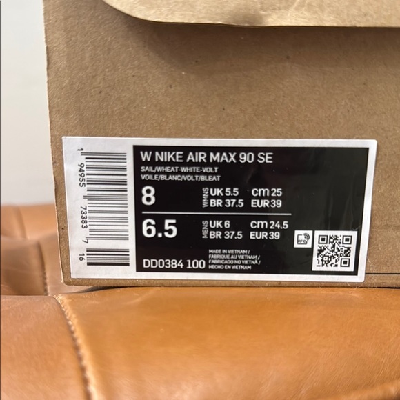 Nike Cream and Gold Air Max 90 SE Cork - Picture 2 of 9